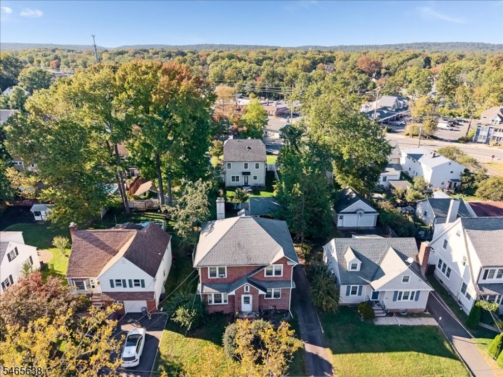 612 Roosevelt St, Westfield Town, NJ 07090 — photo 2