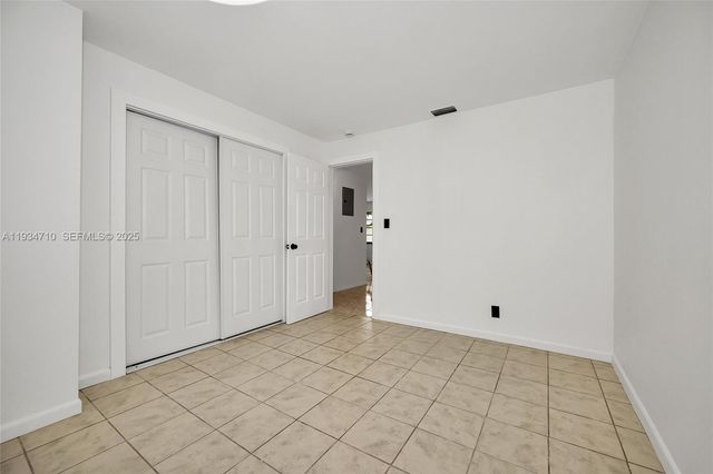 1204 NE 17th Way 5, Fort Lauderdale, FL 33304