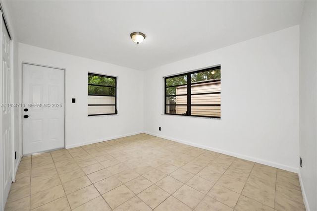 1204 NE 17th Way 5, Fort Lauderdale, FL 33304