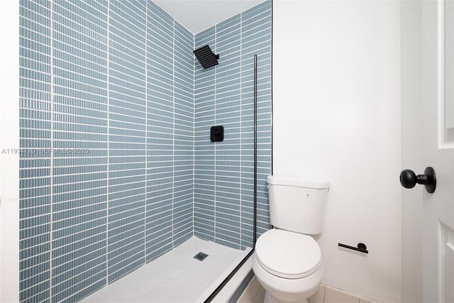 1204 NE 17th Way 5, Fort Lauderdale, FL 33304