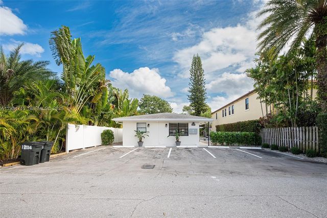 1204 NE 17th Way 5, Fort Lauderdale, FL 33304