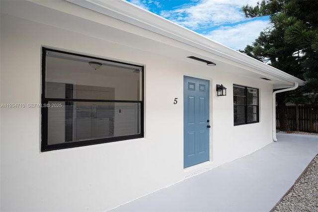 1204 NE 17th Way 5, Fort Lauderdale, FL 33304