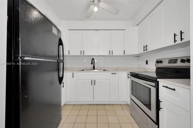 1204 NE 17th Way 5, Fort Lauderdale, FL 33304