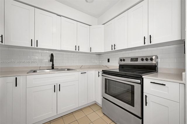 1204 NE 17th Way 5, Fort Lauderdale, FL 33304