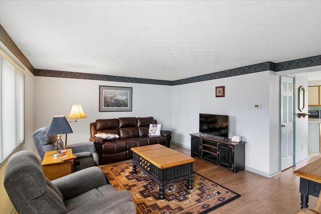 26 East Meadow Way, Manchester, NH 03109