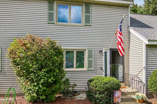 26 East Meadow Way, Manchester, NH 03109