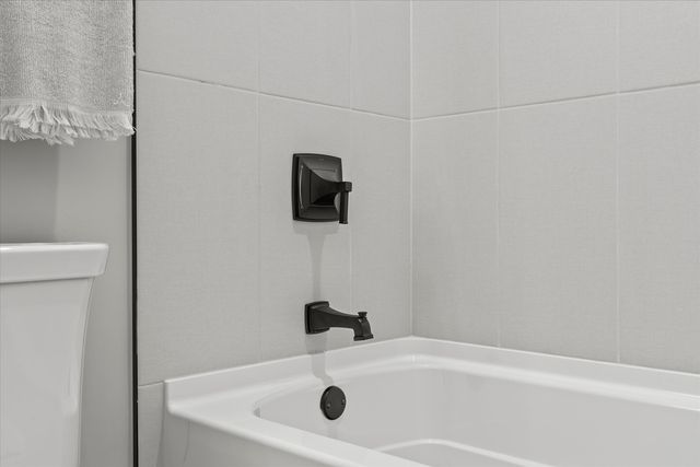 16590 Kayla Drive, Lemont, IL 60439