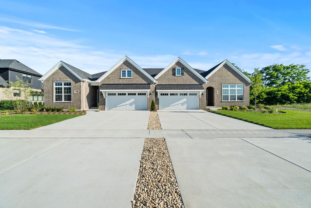 16590 Kayla Drive, Lemont, IL 60439