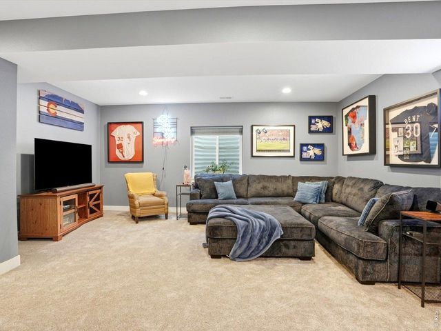 7014 Wiggins Ct, Timnath, CO 80547