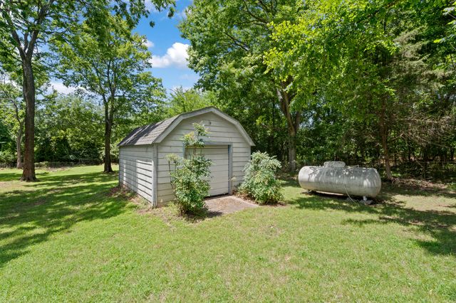27505 S 614 Road, Grove, OK 74344
