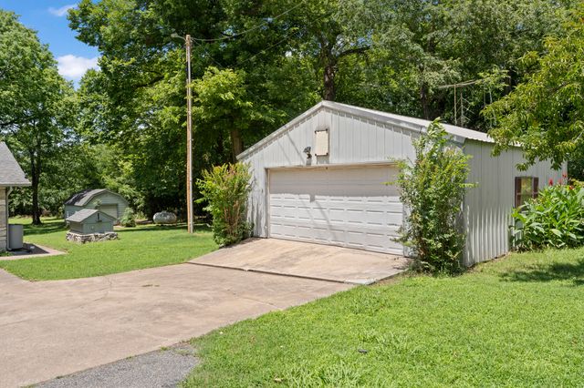27505 S 614 Road, Grove, OK 74344