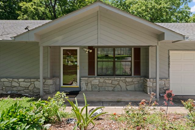 27505 S 614 Road, Grove, OK 74344