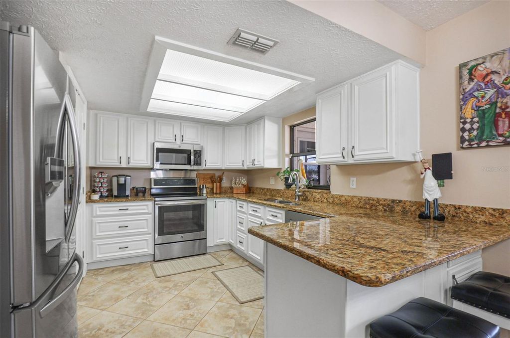 Image 20 of property listing at 406 CRAFT ROAD, Brandon, FL 33511