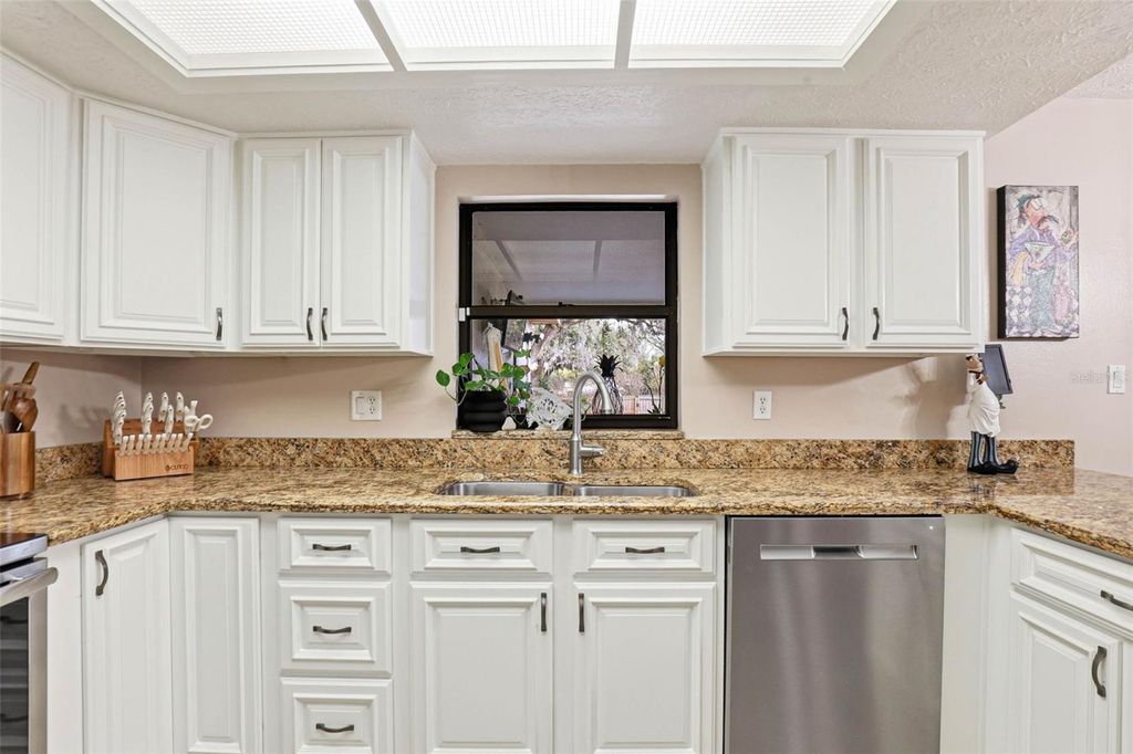 Image 24 of property listing at 406 CRAFT ROAD, Brandon, FL 33511