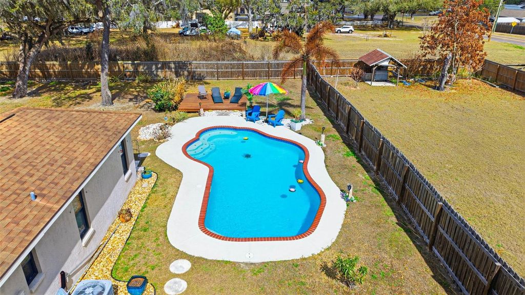 Image 5 of property listing at 406 CRAFT ROAD, Brandon, FL 33511