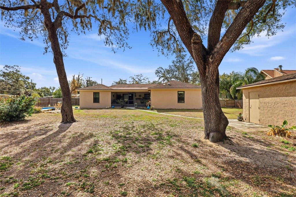 Image 42 of property listing at 406 CRAFT ROAD, Brandon, FL 33511