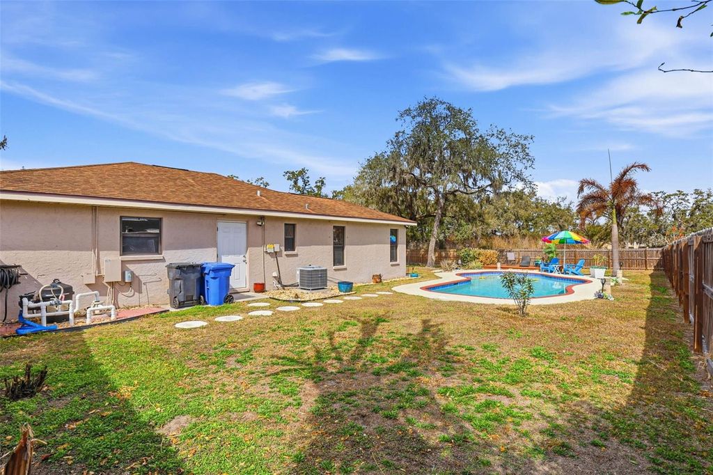 Image 44 of property listing at 406 CRAFT ROAD, Brandon, FL 33511