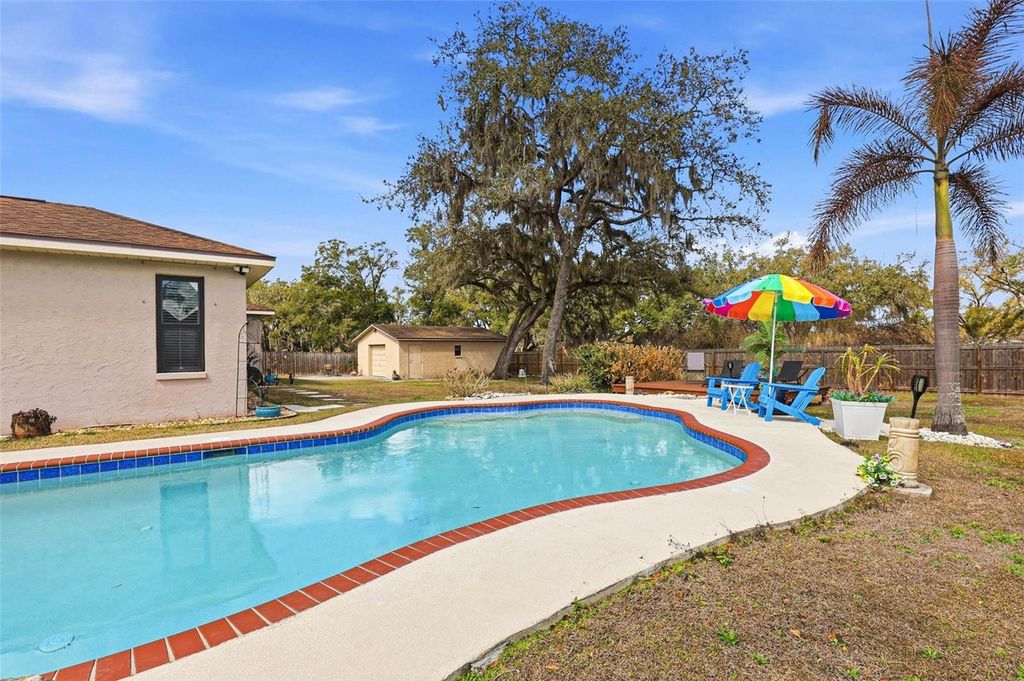 Image 45 of property listing at 406 CRAFT ROAD, Brandon, FL 33511