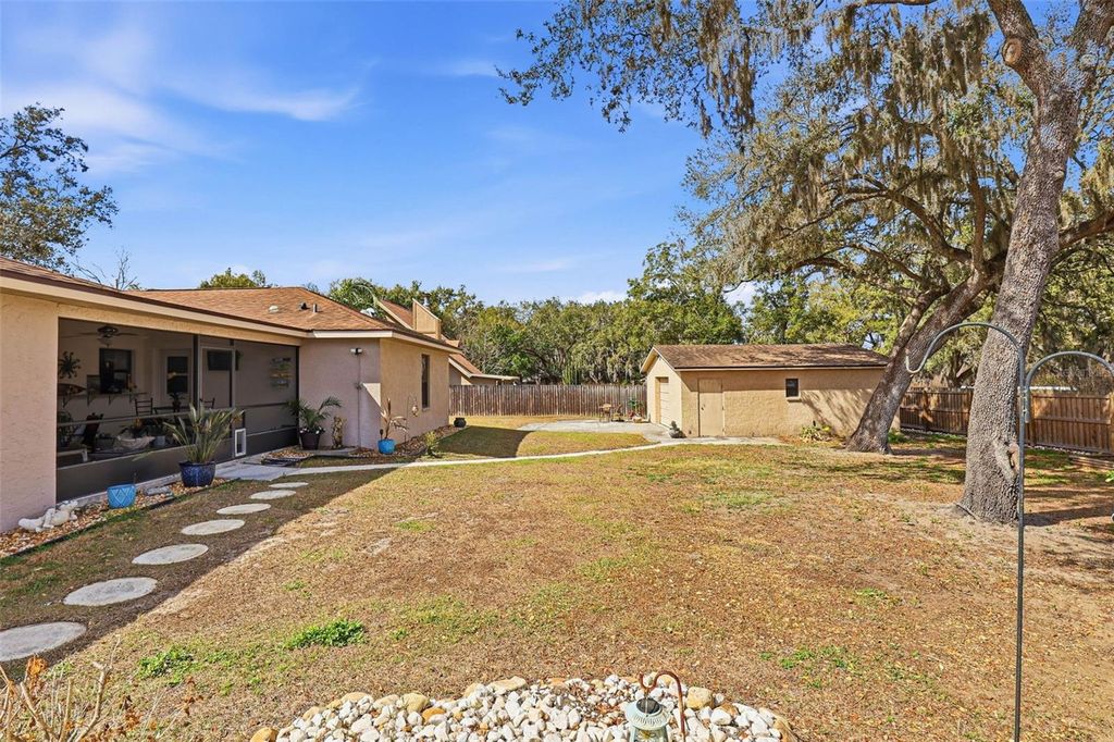 Image 48 of property listing at 406 CRAFT ROAD, Brandon, FL 33511