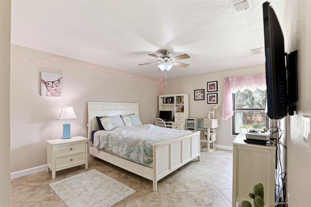 Image 64 of property listing at 406 CRAFT ROAD, Brandon, FL 33511