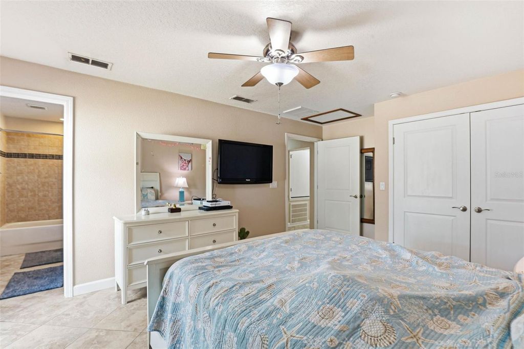 Image 66 of property listing at 406 CRAFT ROAD, Brandon, FL 33511