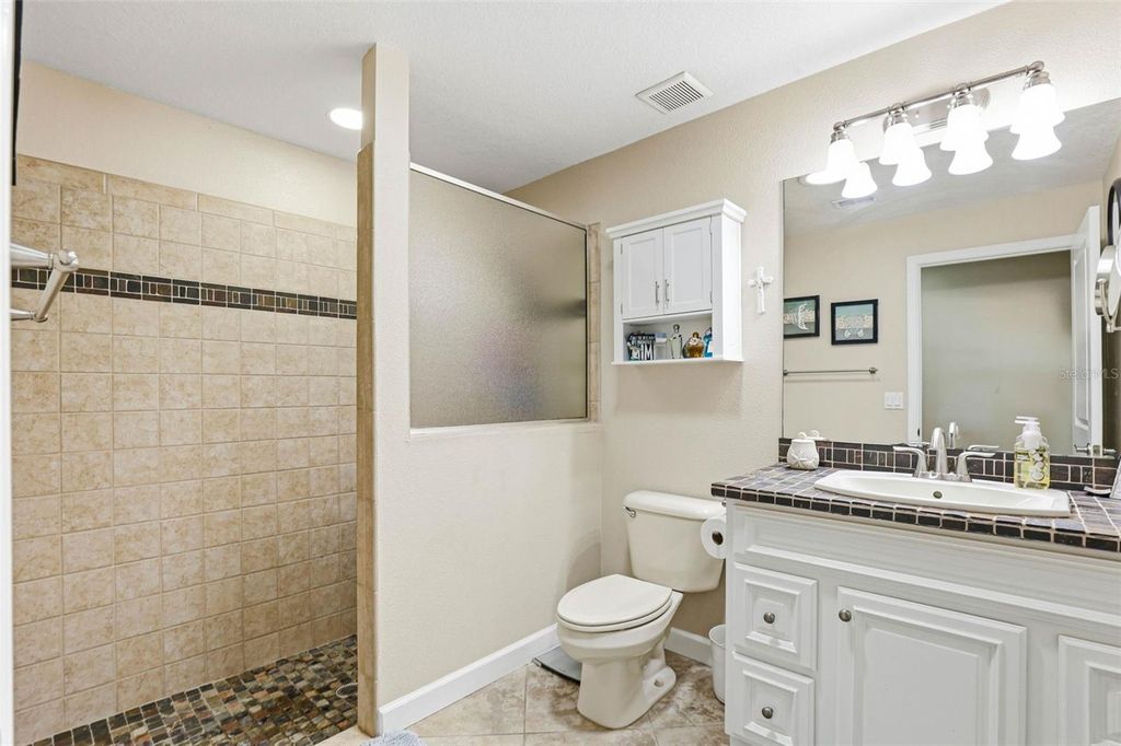 Image 69 of property listing at 406 CRAFT ROAD, Brandon, FL 33511