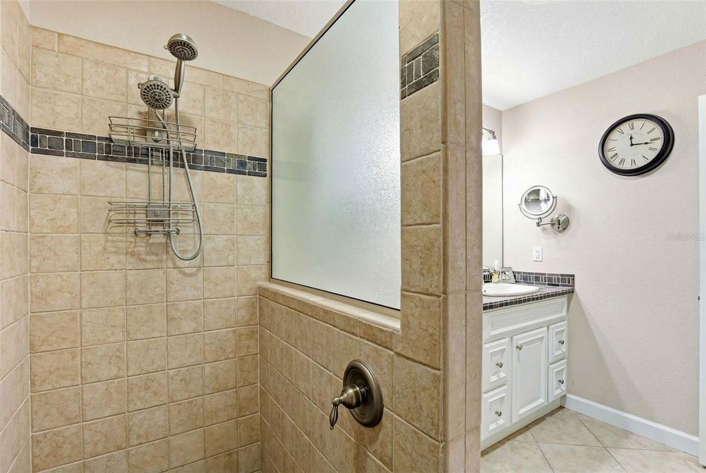 Image 71 of property listing at 406 CRAFT ROAD, Brandon, FL 33511