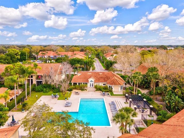 4013 CROCKERS LAKE BOULEVARD 26, Sarasota, FL 34238