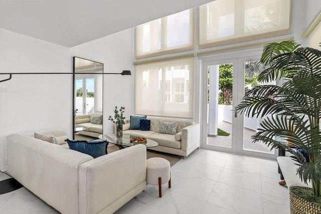 Calle 10 250 C17, San Juan, PR 00926