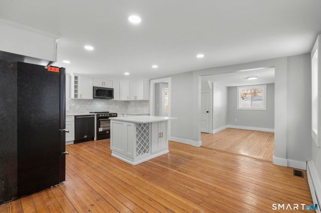 712 Main Street, Glastonbury, CT 06073