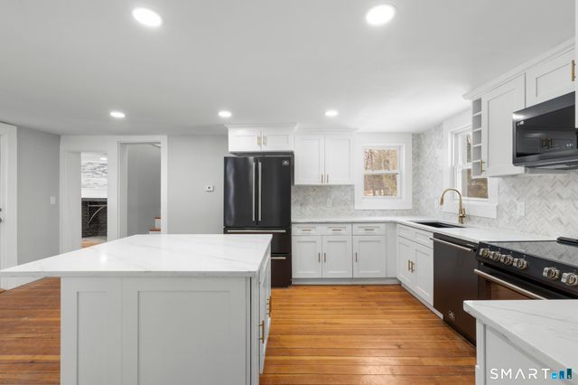 712 Main Street, Glastonbury, CT 06073