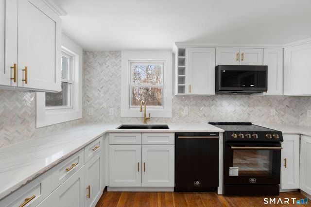 712 Main Street, Glastonbury, CT 06073