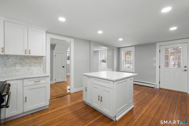 712 Main Street, Glastonbury, CT 06073