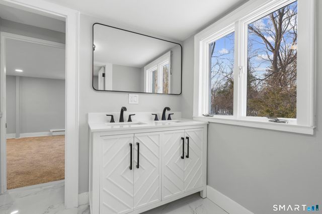 712 Main Street, Glastonbury, CT 06073