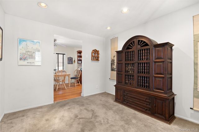 24 King Avenue, Melville, NY 11747