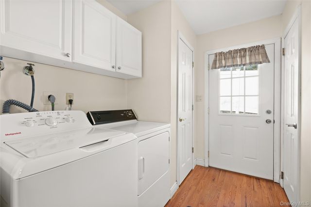 24 King Avenue, Melville, NY 11747