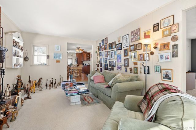 24 King Avenue, Melville, NY 11747