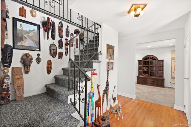 24 King Avenue, Melville, NY 11747