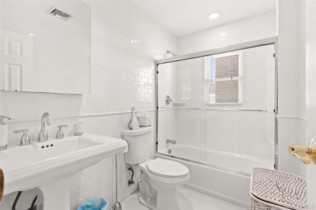 24 King Avenue, Melville, NY 11747