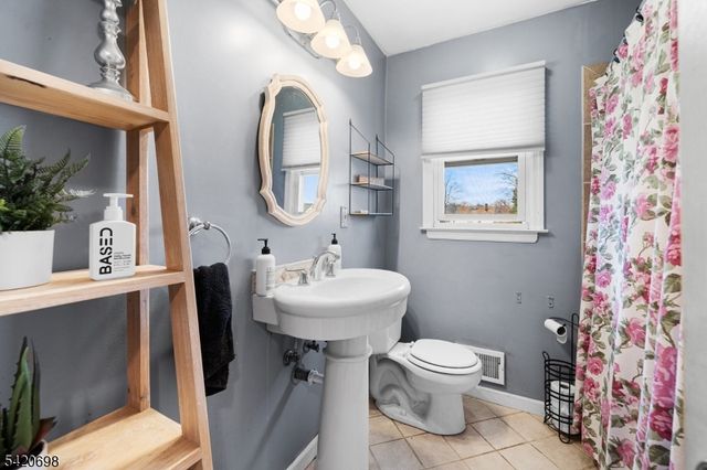 556 Valley Rd, Clark Twp., NJ 07066