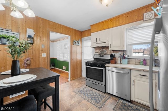 556 Valley Rd, Clark Twp., NJ 07066