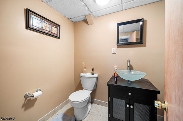 556 Valley Rd, Clark Twp., NJ 07066