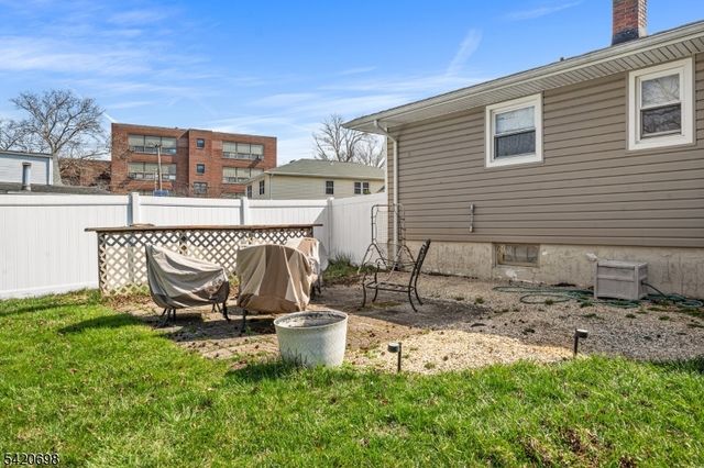 556 Valley Rd, Clark Twp., NJ 07066