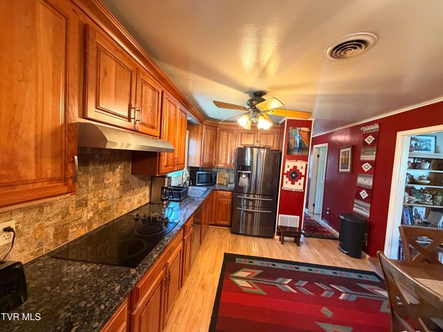 121 Southwest Beverly Avenue, Wise, VA 24293