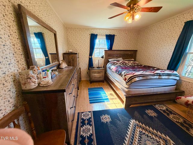 121 Southwest Beverly Avenue, Wise, VA 24293