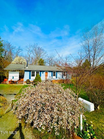 121 Southwest Beverly Avenue, Wise, VA 24293