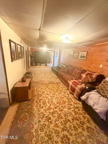 121 Southwest Beverly Avenue, Wise, VA 24293