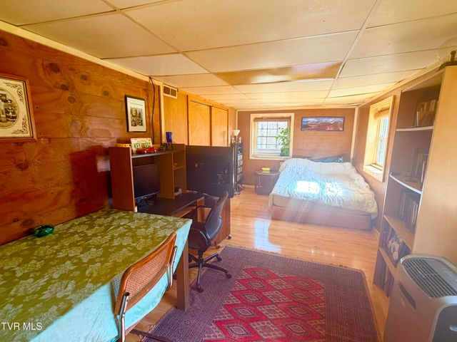 121 Southwest Beverly Avenue, Wise, VA 24293