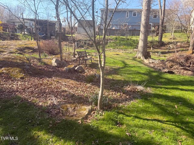 121 Southwest Beverly Avenue, Wise, VA 24293