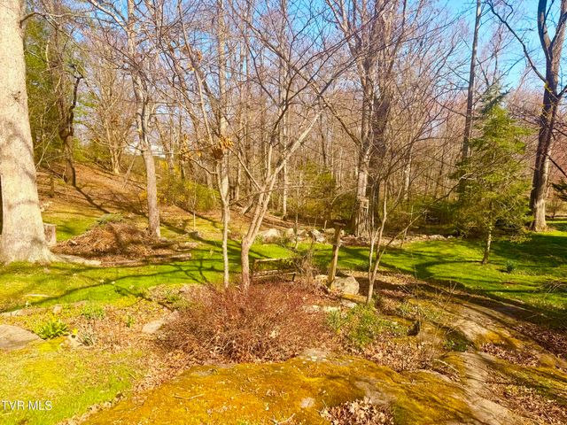 121 Southwest Beverly Avenue, Wise, VA 24293